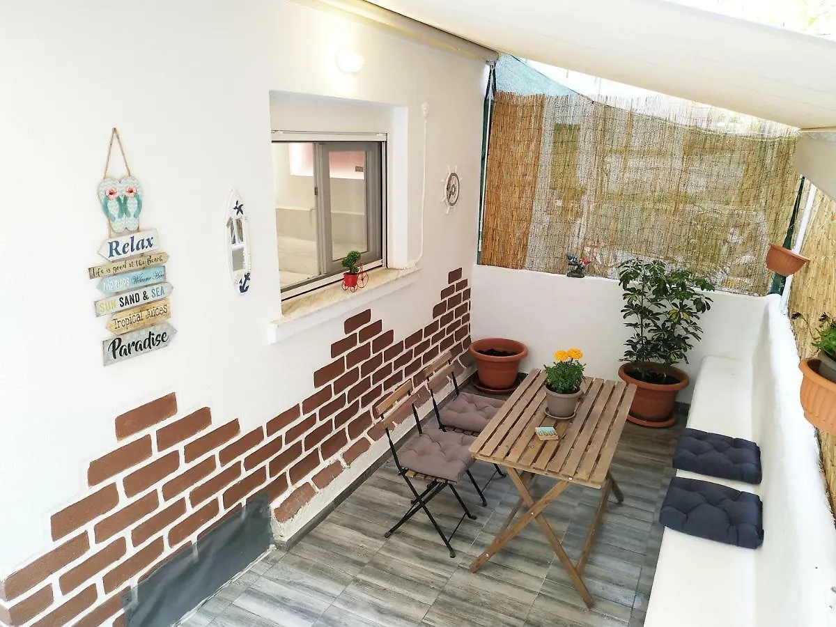 アパート Relaxing City Central Suite テッサロニキ
